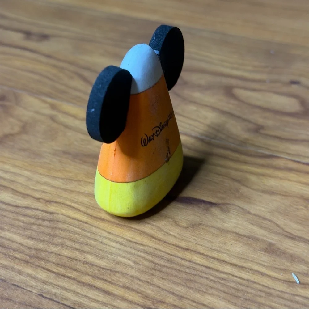 Walt Disney World Parks Vintage Car‎ Antenna Topper Happy Halloween Candy Corn